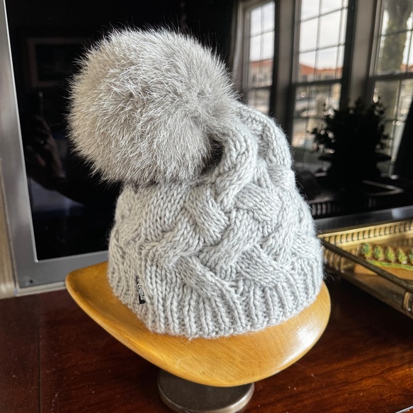 Avanti Light Grey Knit Beanie Hat with Natural Fox Pom Pom - Picture 2 of 6